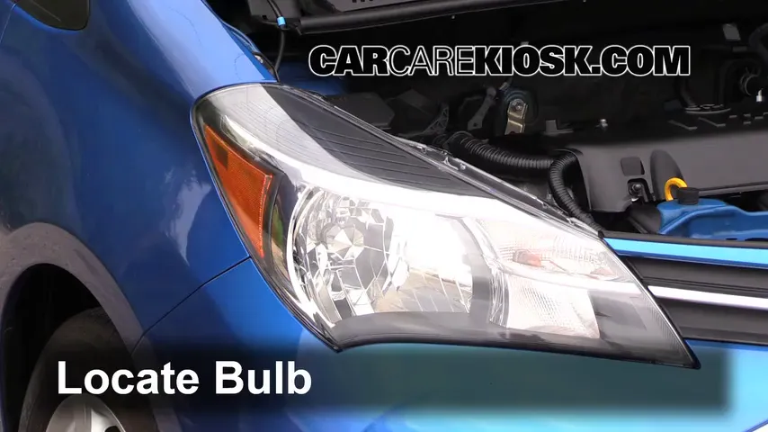 2015 Toyota Yaris LE 1.5L 4 Cyl. Hatchback (4 Door) Luces Luz de carretera (reemplazar foco) 